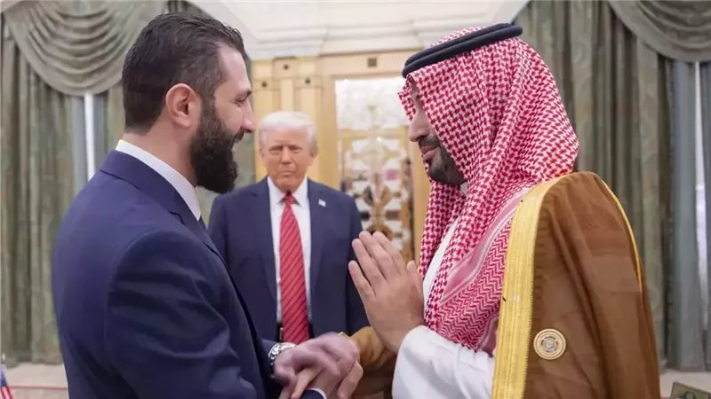 بن سلمان والشرع يبحثان آخر التطورات على الساحة الإقليمية
