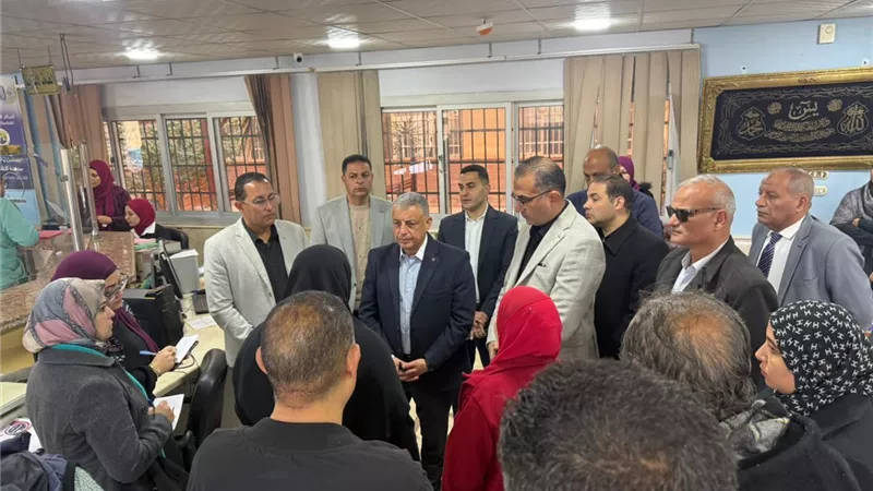 محافظ الإسماعيلية يتفقد المركز التكنولوجي بالقنطرة شرق| صور