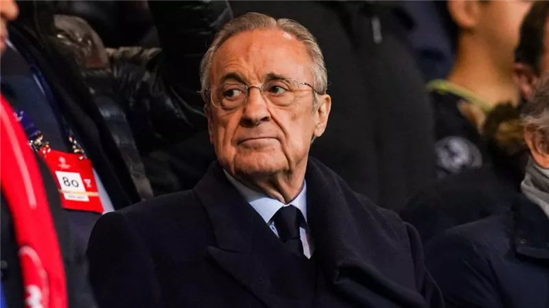 سانتياجو برنابيو يغلي.. جماهير ريال مدريد تطالب باستقالة بيريز