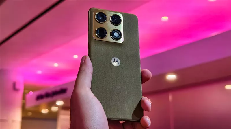 Motorola Signature: تصميم فاخر وسعر يفاجئ عشاق الهواتف الذكية