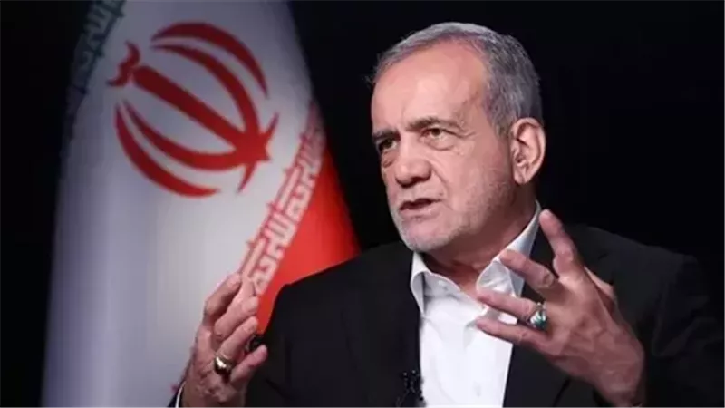 الرئيس الإيراني: أي استهداف للمرشد الأعلى يعني إعلان حرب شاملة