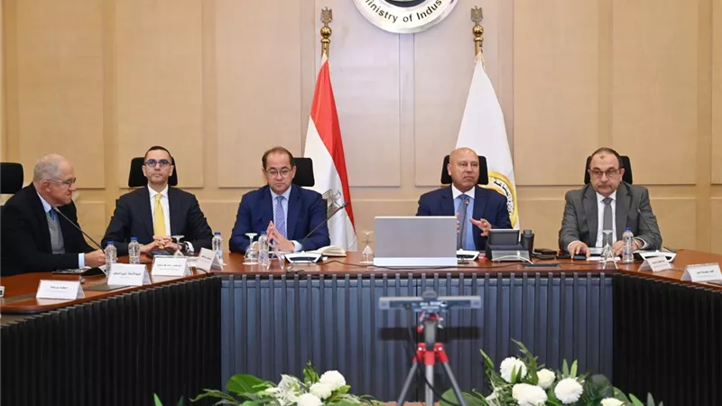 5 إجراءات حكومية لتعميق صناعة الغزل والنسيج وتقليل فاتورة الواردات