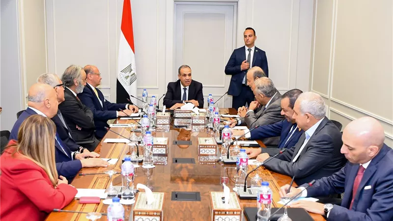 تفاصيل لقاء وزير الخارجية ورجال الأعمال الكنديين لتعزيز التعاون