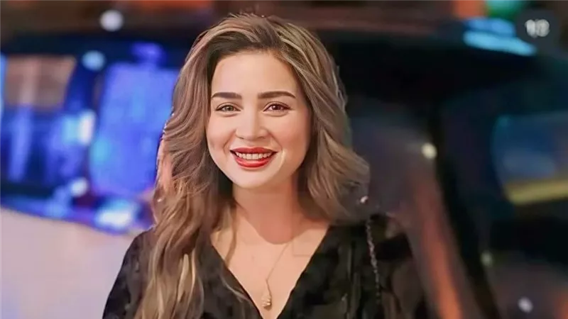 «أجدع صاحب».. رد مي عز الدين على تهنئة أحمد السعدني بعيد ميلادها