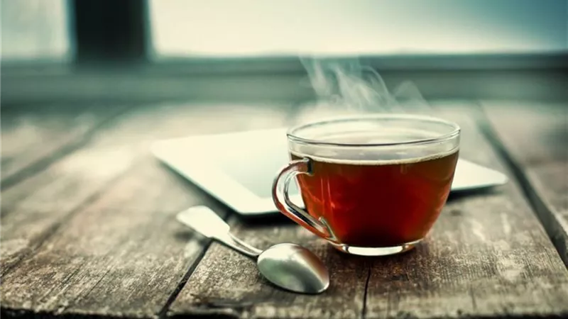 الشاي البارد أم الساخن.. أيهما غني بمضادات الأكسدة؟
