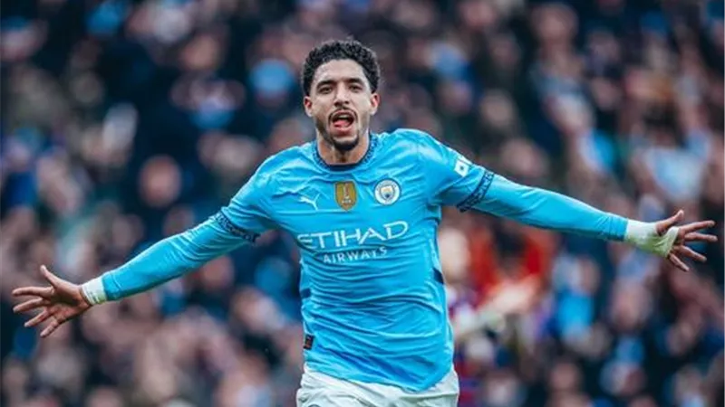 القطب الثاني لمدريد يستهدف التعاقد مع مرموش في الميركاتو الشتوي