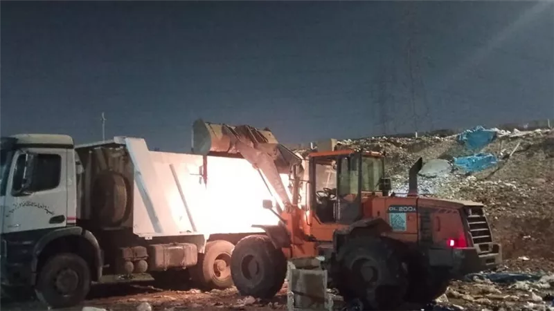 محافظة الجيزة ترفع 600 طن مخلفات من حرم الطريق الدائري بأرض اللواء