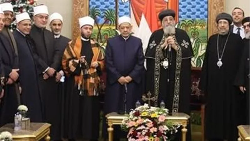 قيادات المؤسسات الدينية تطمئن على صحة البابا تواضروس الثاني