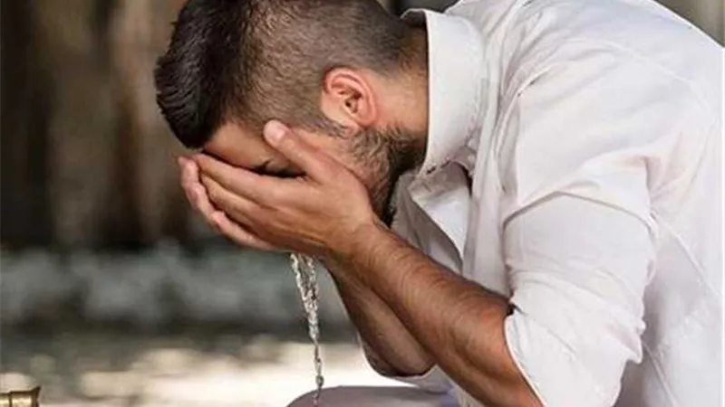 سنن الوضوء للصلاة.. تزيد أجره وتركها لا يبطله|علي جمعة يوضح