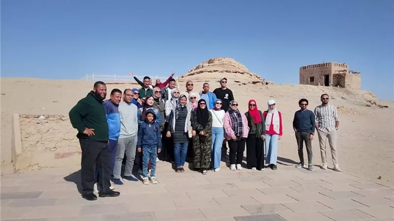وصول ثانى أفواج رحلات «اعرف بلدك» إلى مدينة الداخلة بالوادي الجديد