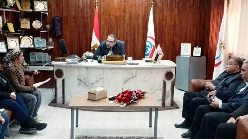 وكيل «صحة الشرقية» يناقش خطة توفير الاحتياجات من الأدوية مع لجنة الدواء