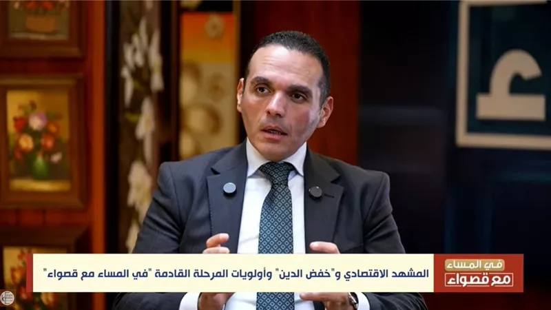 مدحت نافع: وزارة قطاع الأعمال فشلت في تحقيق أهدافها.. والاقتصاد الريعي خطر