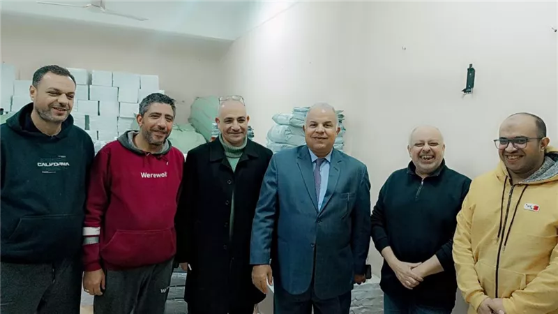 مدير تعليم الفيوم يتابع فجرا تسليم أسئلة امتحانات الشهادة الإعدادية