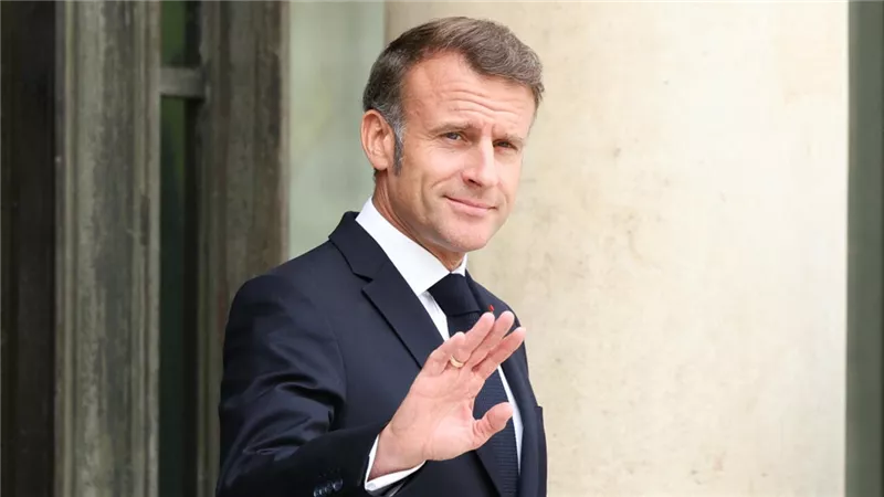 تعيين رولان ليسكور حليف ماكرون وزيرا جديدا للمالية في فرنسا