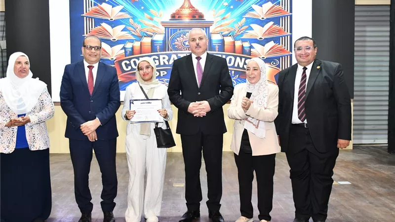 تكريم أوائل كلية الصيدلة في جامعة الإسماعيلية الجديدة الأهلية
