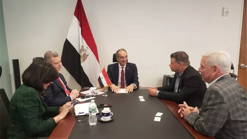وزير الاتصالات يبحث توسع استثمارات الشركات الأمريكية فى مجال التعهيد بمصر