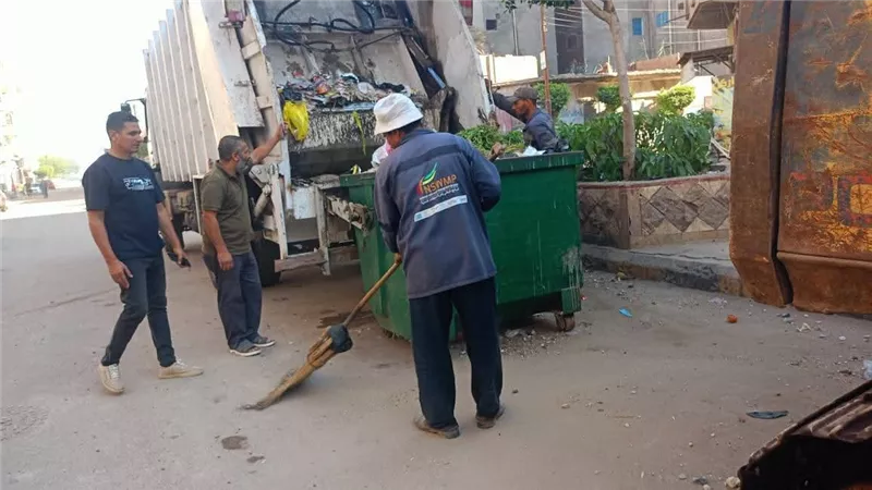 حملات مكثفة ورفع كفاءة النظافة وقص تهذيب الأشجار ورى الأشجار في دسوق