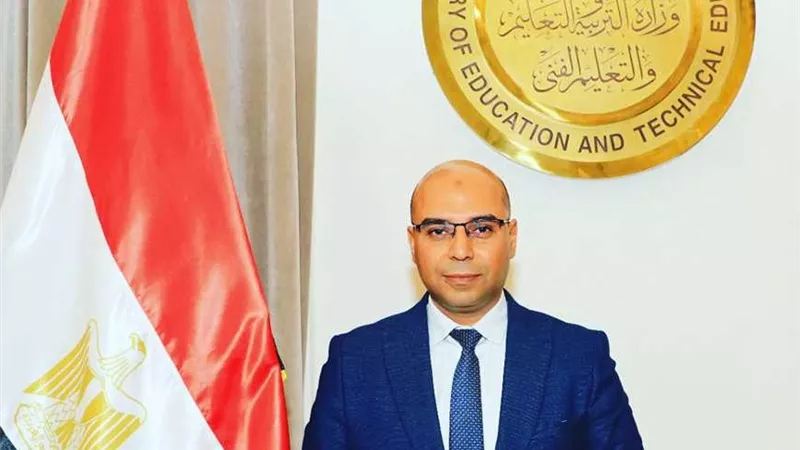 «تصرف فردي».. شادي زلطة يكشف لـ«إيجبتكِ» حقيقة توقيع إقرارات لاستلام الكتب المدرسية