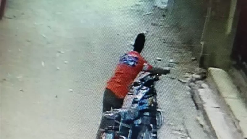 الأمن يفحص فيديو متداول لسرقة دراجة نارية في أحد شوارع حلوان