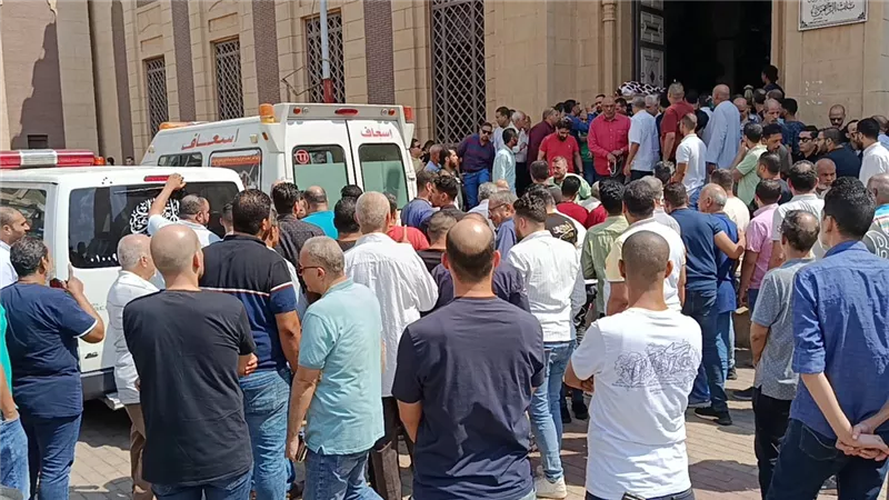 المئات يشاركون في داع 3 شباب توفوا بحادث سير في دمنهور |صور