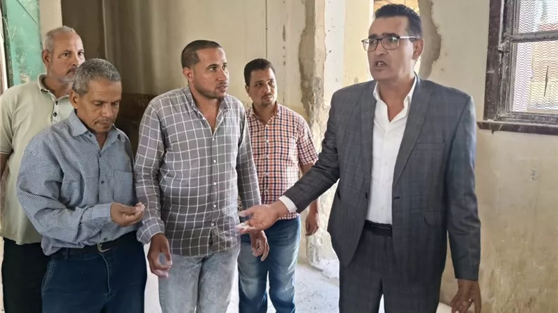 في جولة مفاجئة.. وكيل تموين الأقصر يطمئن على الأرصدة الاستراتيجية للسلع