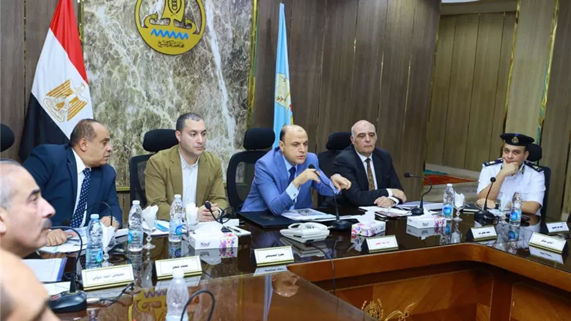 محافظ كفرالشيخ يناقش موقف تنفيذ مشروعات الخطة الاستثمارية للعام المالي 2025-2026