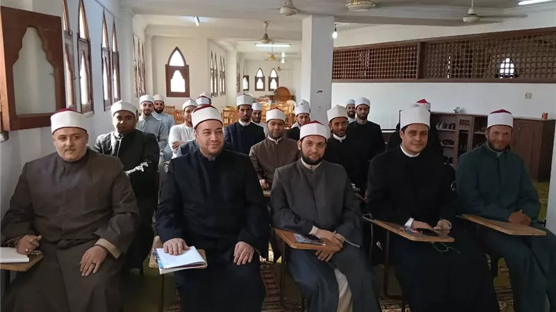 استمرار فعاليات الدورة العلمية للأئمة المتميزين بمديرية أوقاف كفر الشيخ لدراسة كتب التراث الإسلامي الأزهري