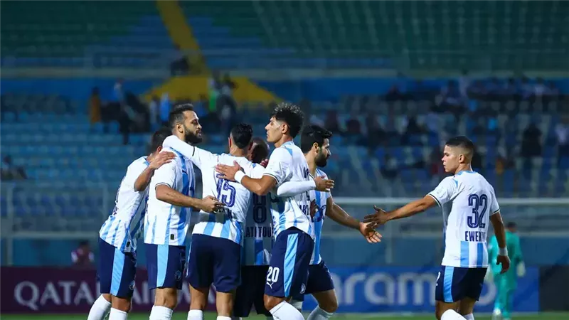 مشادة بين ثنائي بيراميدز أمام أهلي جدة |فيديو