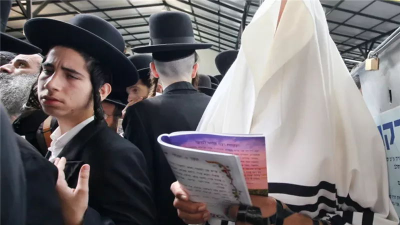 اعتقال إسرائيليين بتهمة حيازة المخدرات بموسم الحج اليهودي في أوكرانيا