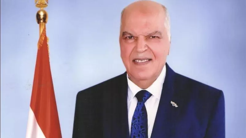 فصل طالب تعدى على مدرس بالقليوبية وإحالة والده للنيابة
