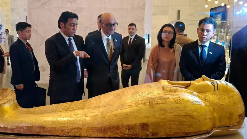 رئيس سنغافورة يزور المتحف القومي للحضارة المصرية بالفسطاط