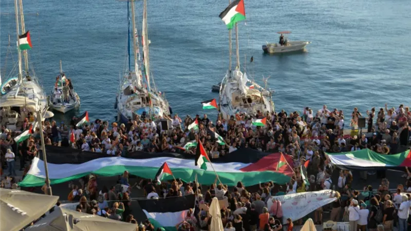 المُسيرات الإسرائيلية تُهدد أسطول الصمود العالمي 