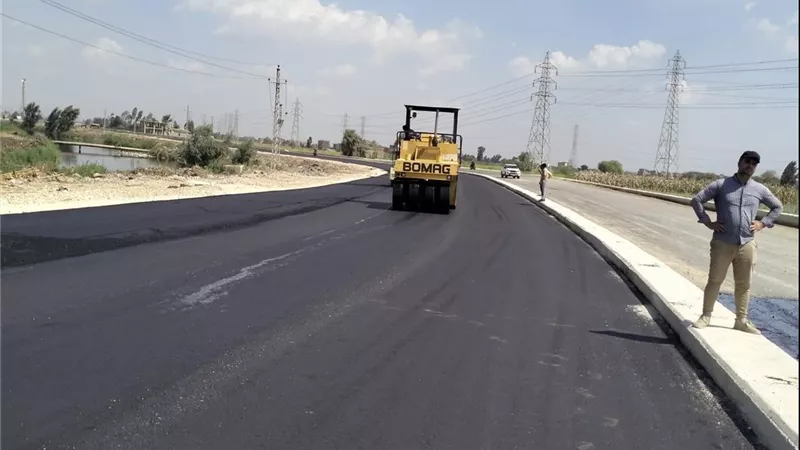 بتكلفة 83 مليون جنيه.. محافظ الشرقية يتابع رصف ورفع كفاءة طرق بمركزي ههيا ومنيا القمح
