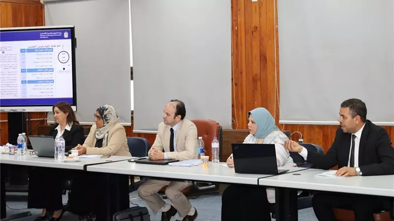 رئيس جامعة المنيا يستقبل وفد لجان التقييم الخارجي لجائزة مصر للتميز الحكومي