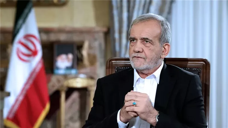 الرئيس الإيراني يطمئن أمريكا والغرب: لا نسعى لامتلاك سلاح نووي