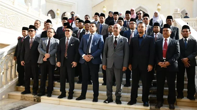في ضيافة الأوقاف.. زيارة القضاة الشرعيين الماليزيين لمسجد مصر الكبير.. صور