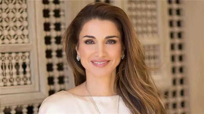 الملكة رانيا تنشر صورة جديدة لحفيدتها ابنة الأميرة إيمان