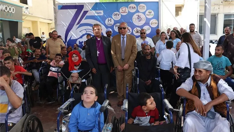 «القبطية الإنجيلية» تحتفل باليوبيل الماسي بتوزيع 100 كرسي متحرك على أهالي المنيا
