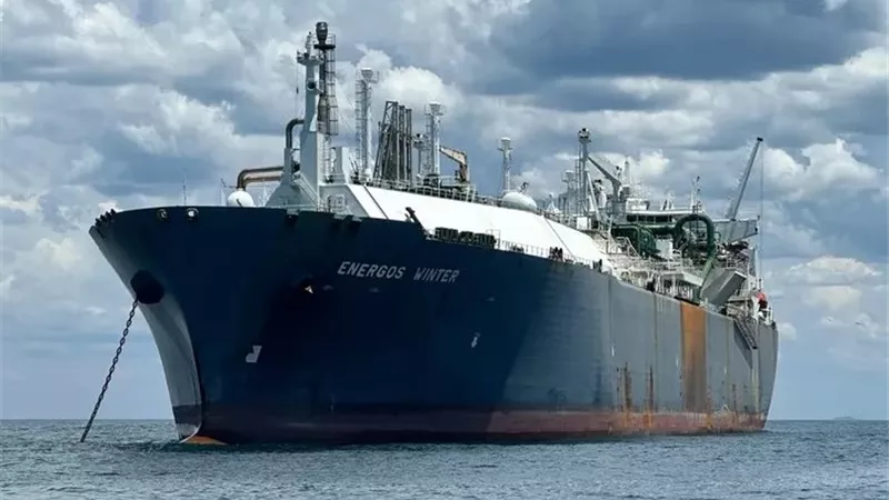 ميناء دمياط يستعد لاستقبال سفينة التغويز ENERGOS WINTER