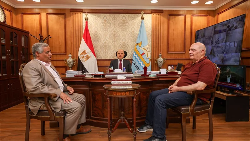 محافظ كفرالشيخ يبحث تطوير شبكات الكهرباء وإدخال التكنولوجيا الحديثة