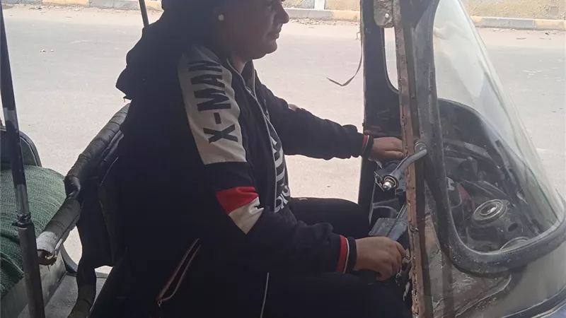ست بميت راجل.. حميده تقود توكتوك لتربي عيالها بالحلال
