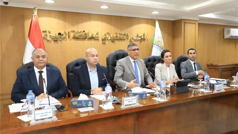 محافظ الجيزة: خطة شاملة لتجميل ورفع كفاءة واجهات المدارس وضمان بيئة تعليمية آمنة
