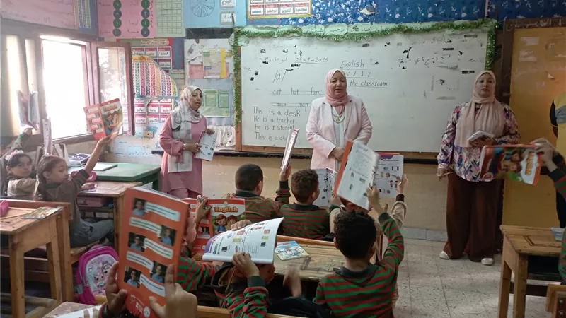 جولة ميدانية لوكيلة تعليم بني سويف بمدرسة الجزيرة لمتابعة انتظام الدراسة