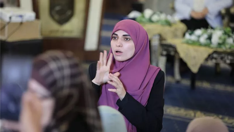 الأزهر يدرب الوعاظ والواعظات على لغة الإشارة للتواصل الديني مع ذوي الهمم