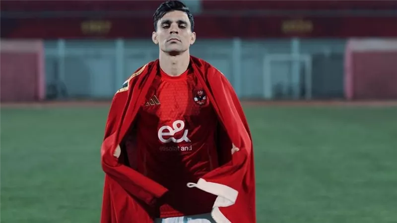 الأهلي يرد على أنباء تعاقد اشرف بن شرقي مع آدم وطني 