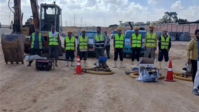 استعدادات مكثفة في حدائق العاشر من رمضان لمواجهة الأمطار الغزيرة وتلافي آثارها