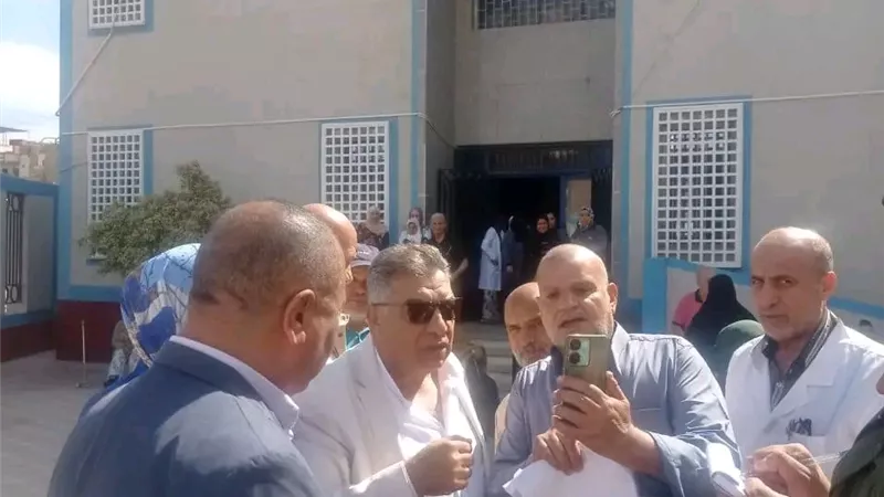 مرزوق يزور عيادة شربين للتأمين الصحي ويوجه بتوريد الأنسولين