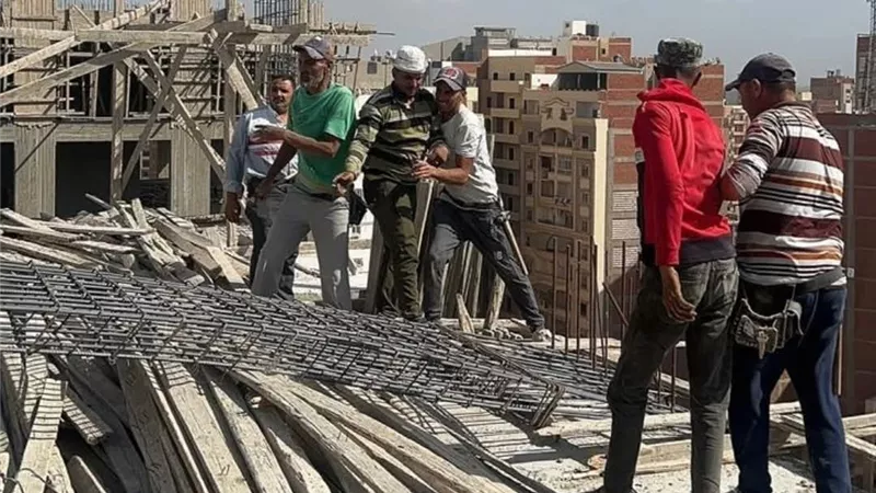 وزيرة التنمية المحلية تحيل مسؤولين بالمحلة الكبري للنيابة.. وتطلق حملة لإزالة 27 عمارة مخالفة