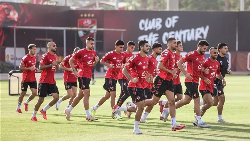 أفضل لاعب في العالم مرشحًا لتدريب الأهلي.. العميد يكشف مفاجأة