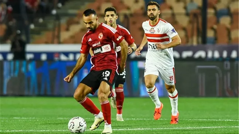 الكشف عن اسم حكم مباراة الأهلي والزمالك في الدوري 